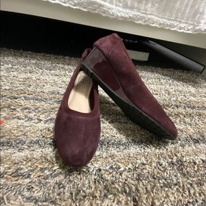Brand new without tag. Burgundy color. Very stylish